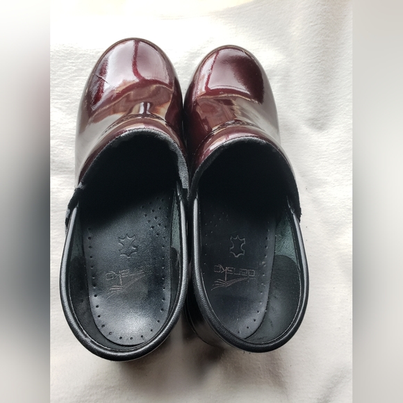 Dansko nurse shoes - Picture 3 of 7